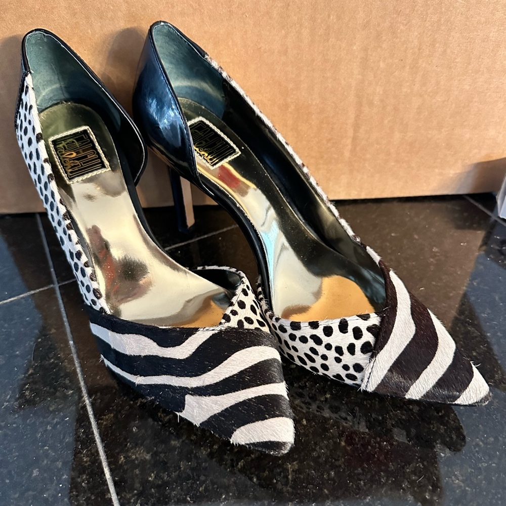 Carlos Falchi Black and White Heels Modern Design